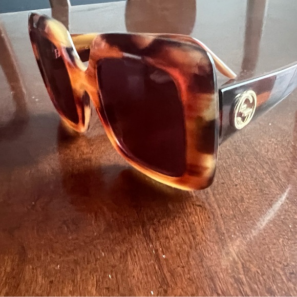 Gucci Sunglasses - Picture 7 of 8